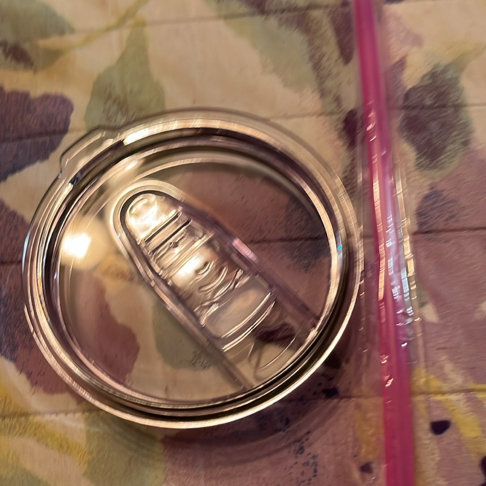 HELLO KITTY 40 oz Stainless Tumbler - Picture 4 of 5